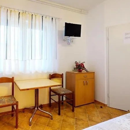 Apartamento By The Duće