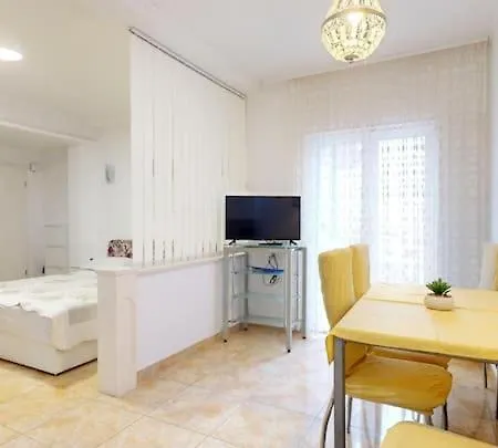 Apartamento By The