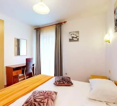 Apartamento By The