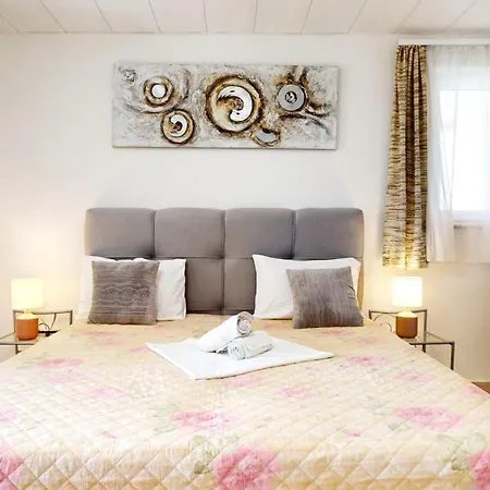 Apartamento By The